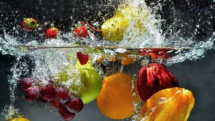 Βάλτε τα φρούτα σας σε ένα δοχείο με σόδα και δείτε τι θα συμβεί!- Θα σας εντυπωσιάσει